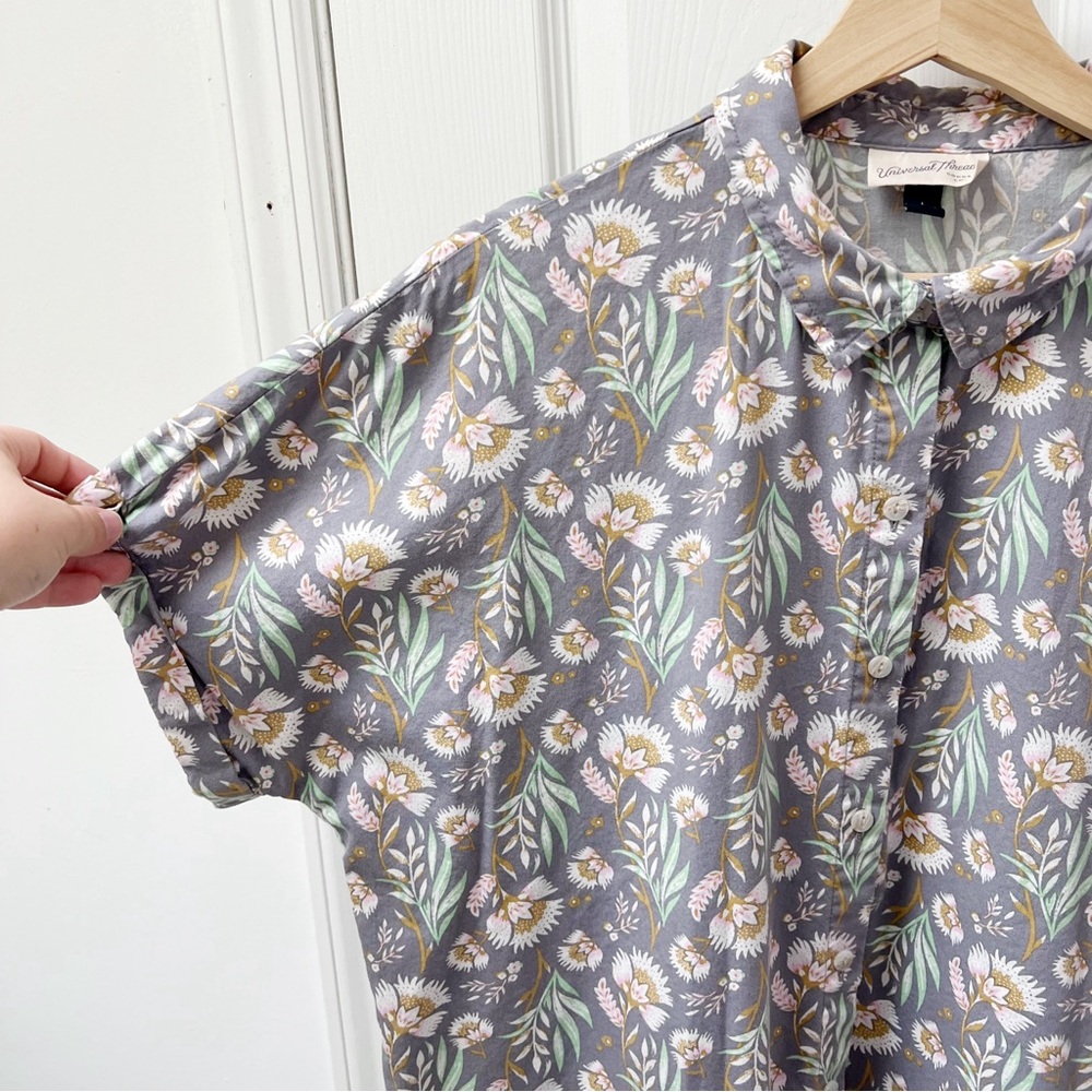 Universal Thread Button Front Dolman Sleeve Flora… - image 5